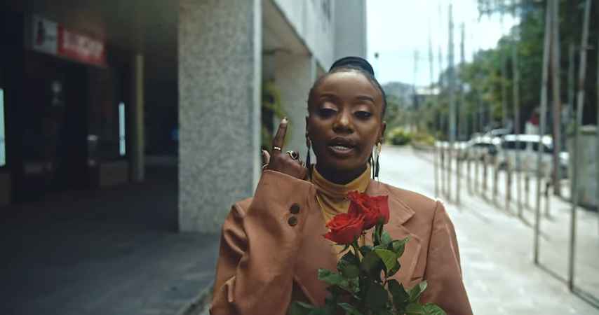 Frida Amani Fala Mimi